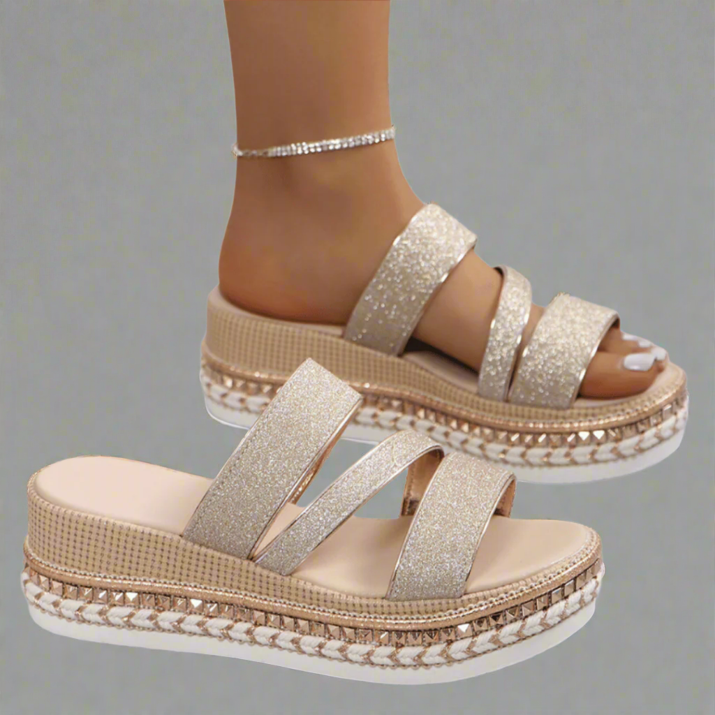 Helga | Behagelige kile sandals i premium stof